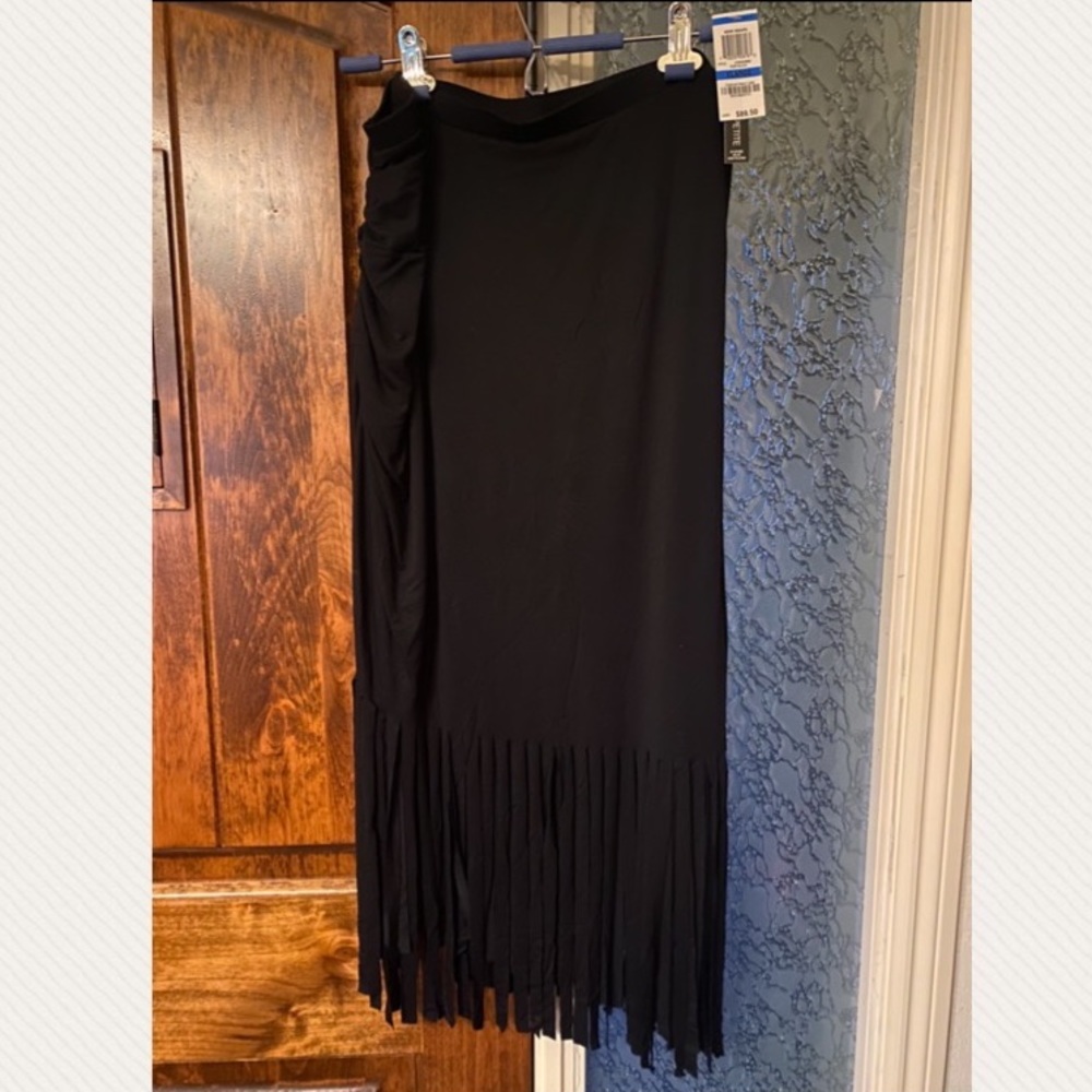 🆕🖤 Black midi skirt with fringe and ruching